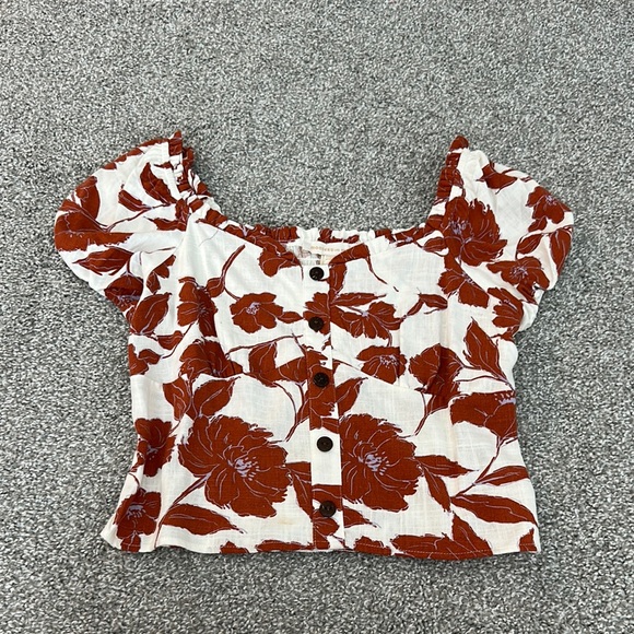 Floral Button-Up Women’s Top - Picture 1 of 1
